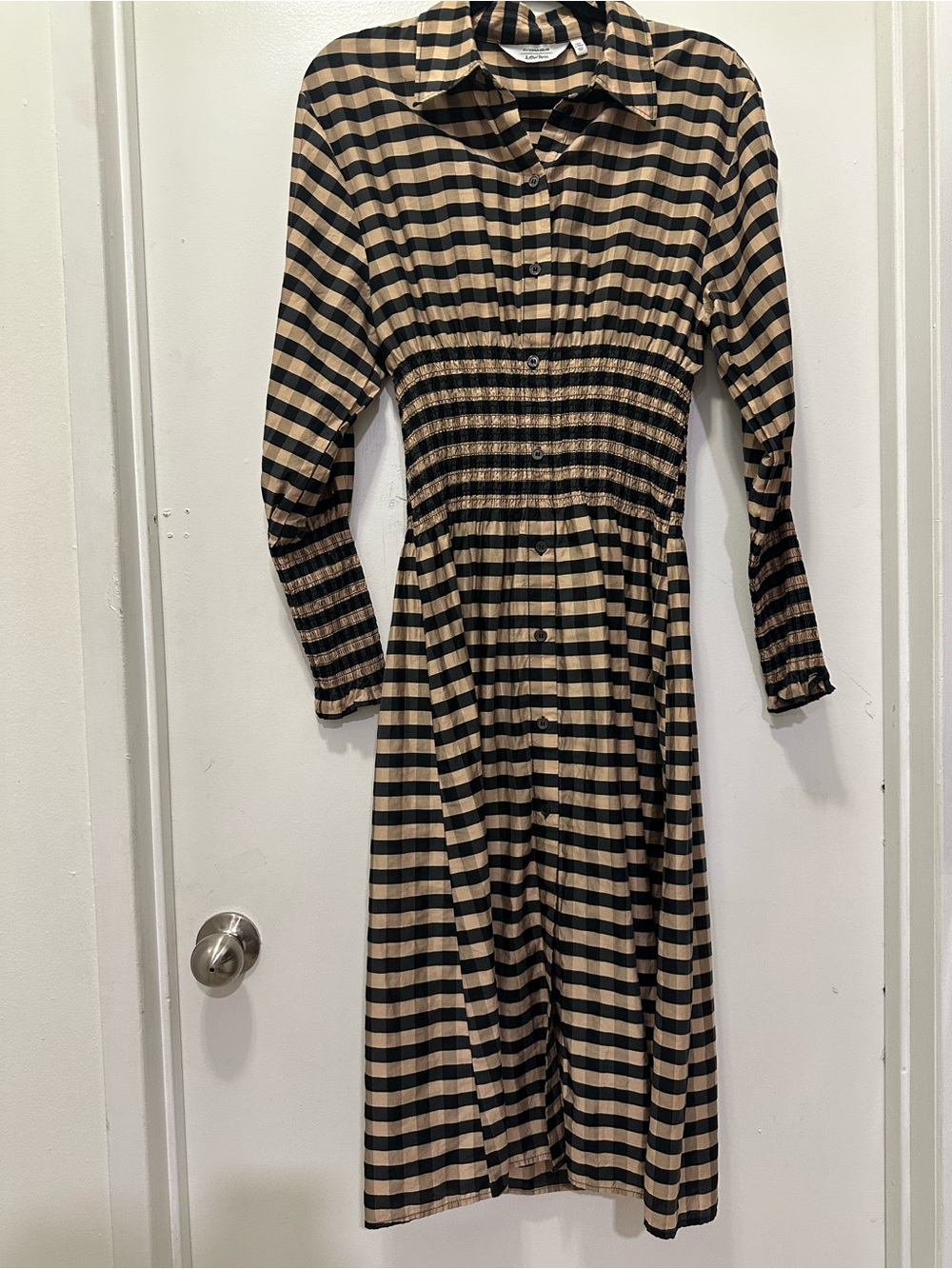 & Other Stories Black and Tan Checked Smocked Waist Midi Dress Sz 6 - Picture 2 of 7